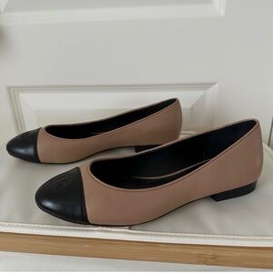 Michael Kors Black and Tan Flats